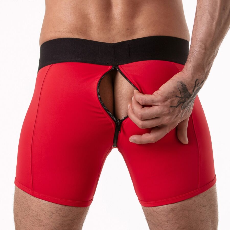 Ouverture arrière zippée du boxer Locker Gear rouge photographiée en gros plan